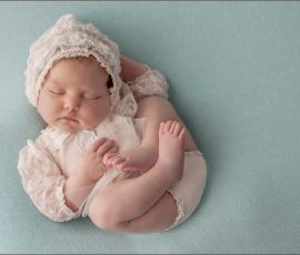 Neugeborene_Newborn_Baby_Neugeborenes_Neugeborenenfotografie_Newborn_Liebe_Neugeborenenshooting_Neugeborenenfotografie Saarland_Saarland_Wadern_Babybilder_Babyfotos_Neugeborenenfotos