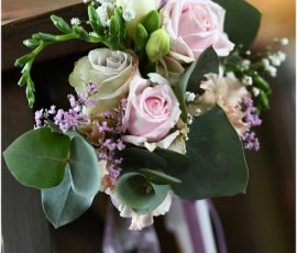 Blumendekoartion in der Kirche - Wadern/Saarland