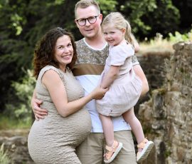 Babybauchshooting in der Natur